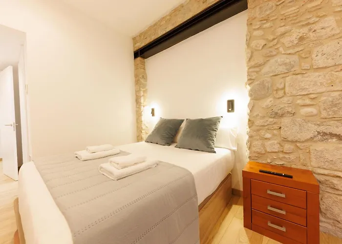 Bravissimo Pont Sant Agusti, Monthly * Girona