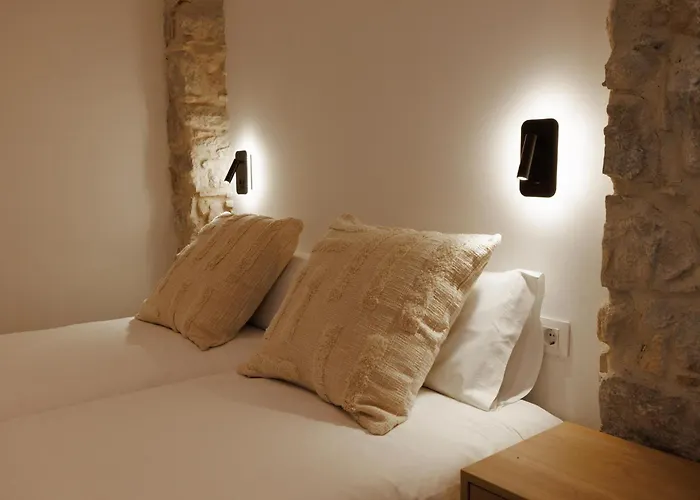 Bravissimo Pont Sant Agusti, Monthly